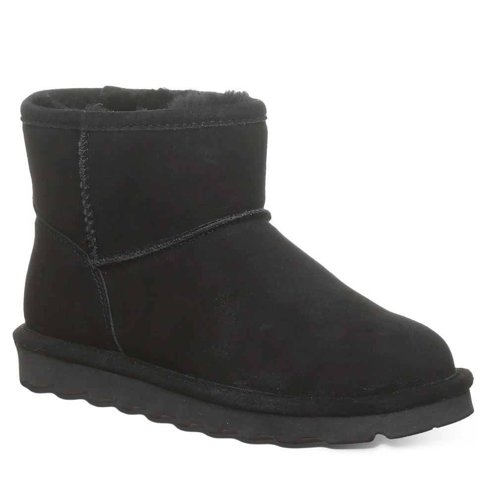 NIB Bearpaw Alyssa Black Short Fur Lined Boot - 9 Women’s
